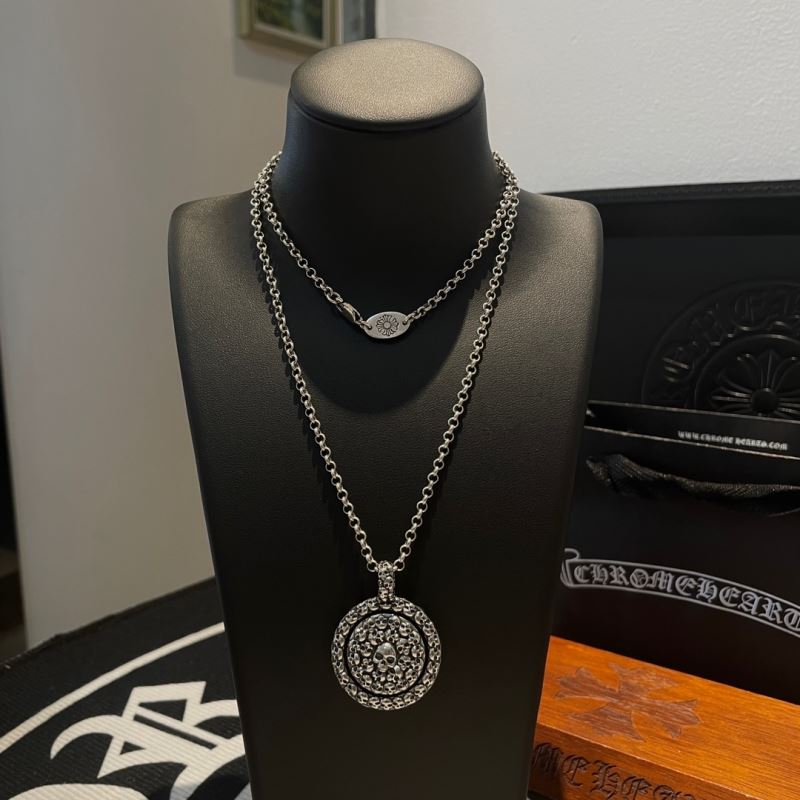 Ch*0me He**ts necklaces